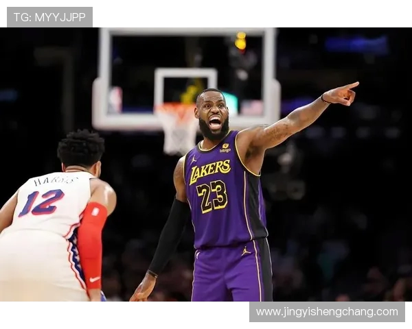 东詹里训练状态回暖湖人官方分享球队备战照片展现团结精神